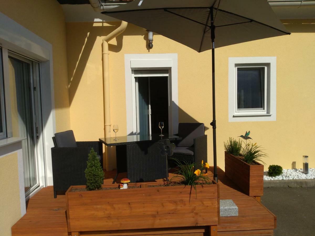 Apartamento Ferienwohung Fam. Fink Riegersburg Exterior foto